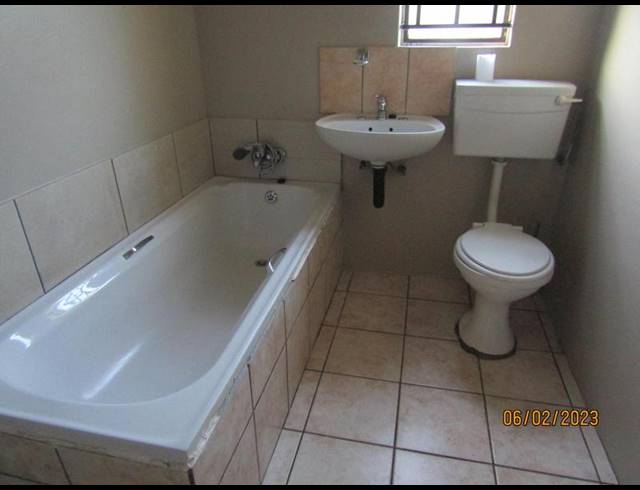 3 BEDROOM PROPERTY TO RENT IN WINDMILL PARK EXT